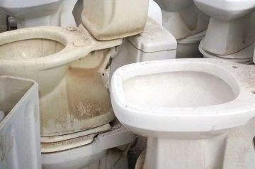 How to Safely and Easily Dispose of an Old Toilet