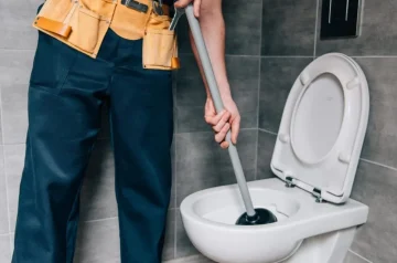 How to Clean a Toilet Drain: Effective Methods for a Clog-Free Bathroom