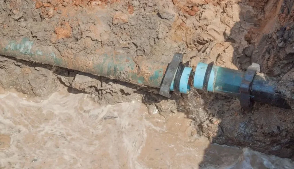 "How to Detect and Manage an Underground Pipe Burst: Signs, Symptoms, and Solutions"