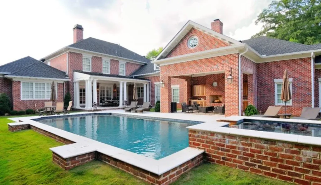 What Is a Pool House? A Comprehensive Guide to Types, Design, and Uses